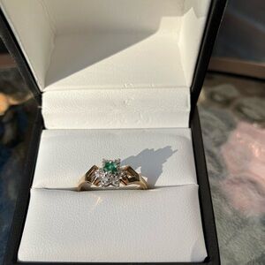 10 Kt yellow and white gold emerald diamond ring